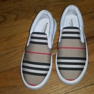 Burberry Slip-ons